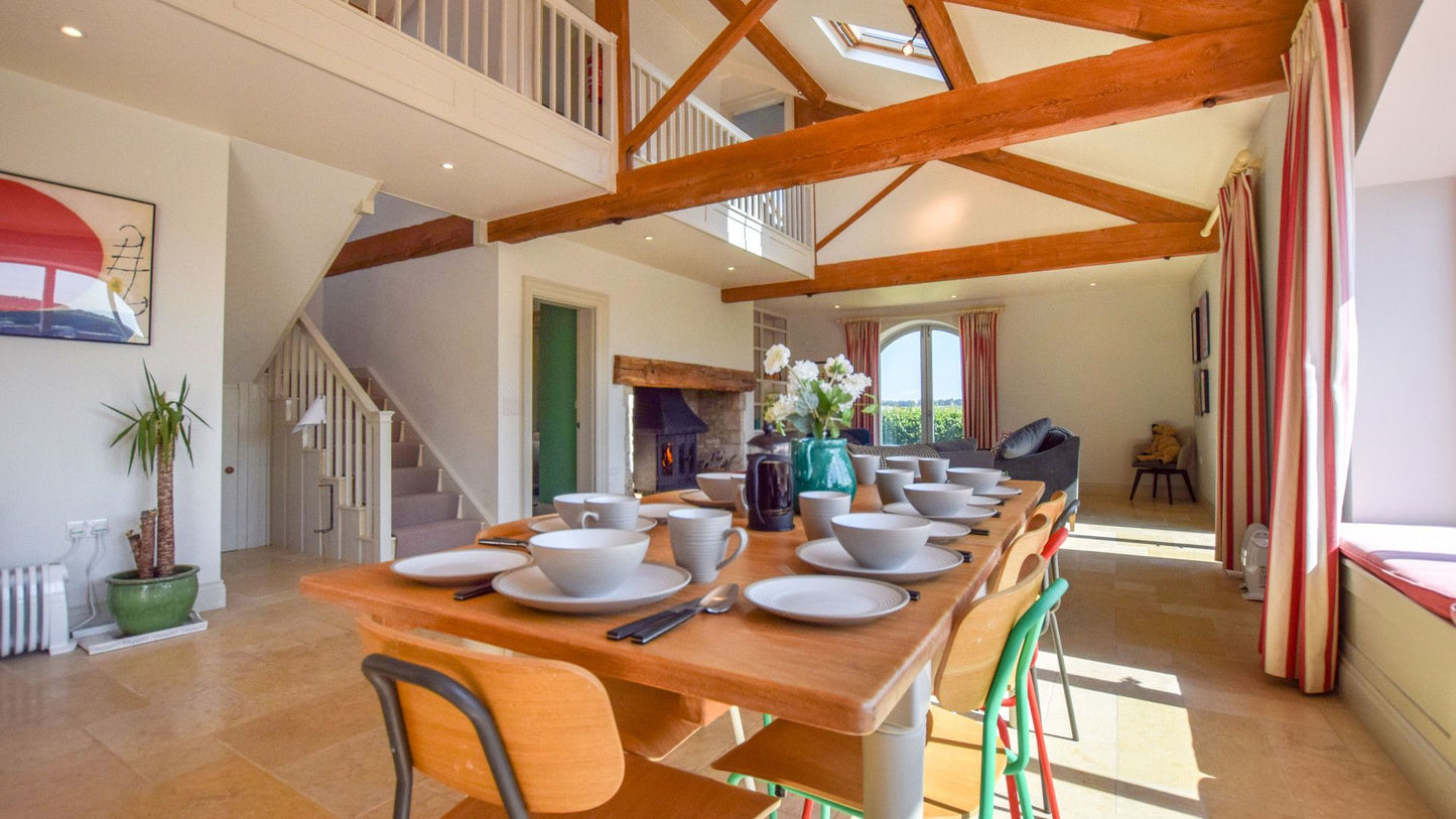 Colourful Spacious Barn Conversion