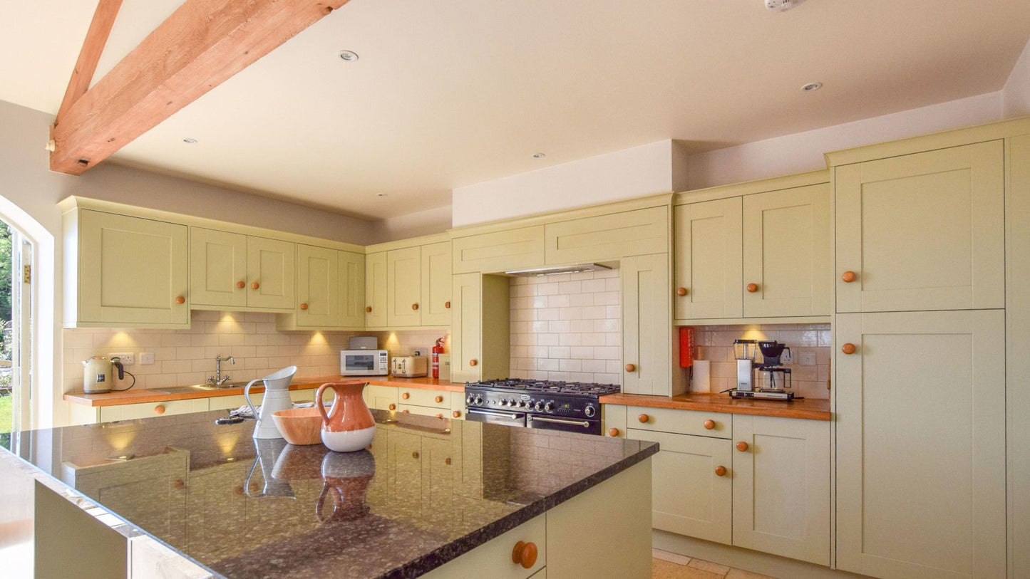 Colourful Spacious Barn Conversion