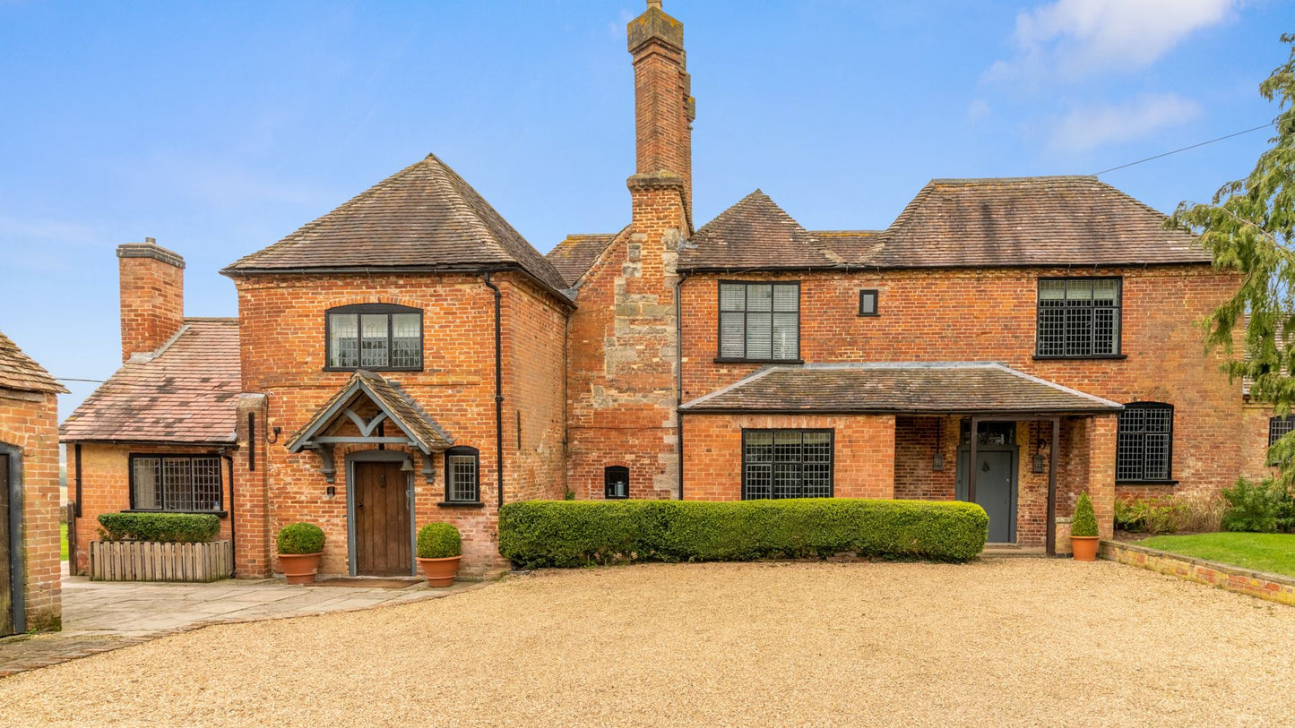 Redbrick Tudor Lodge