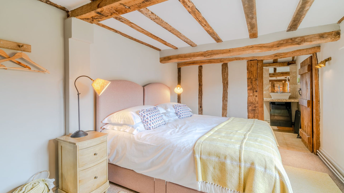 Redbrick Tudor Lodge