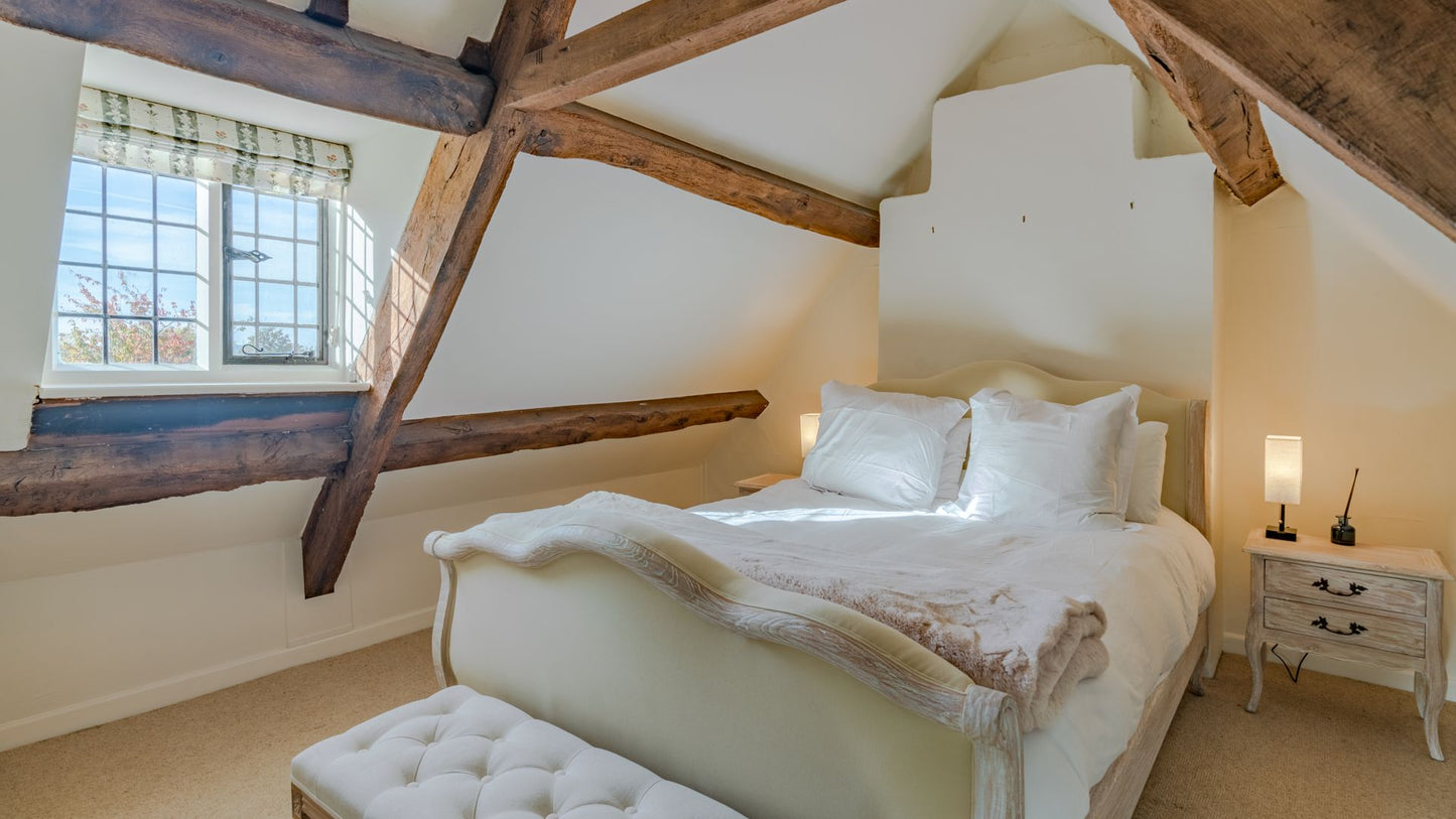 Picturesque Cotswolds Manor
