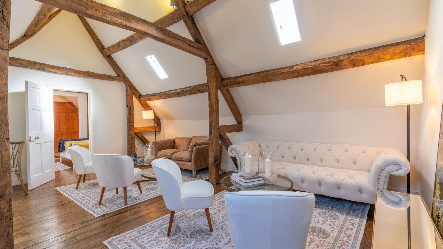 Picturesque Cotswolds Manor