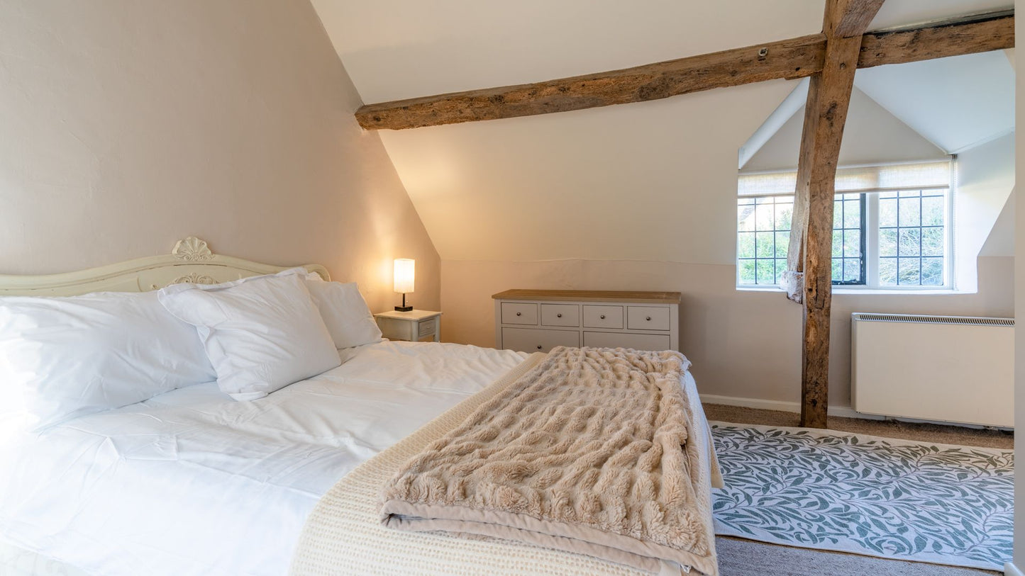Picturesque Cotswolds Manor