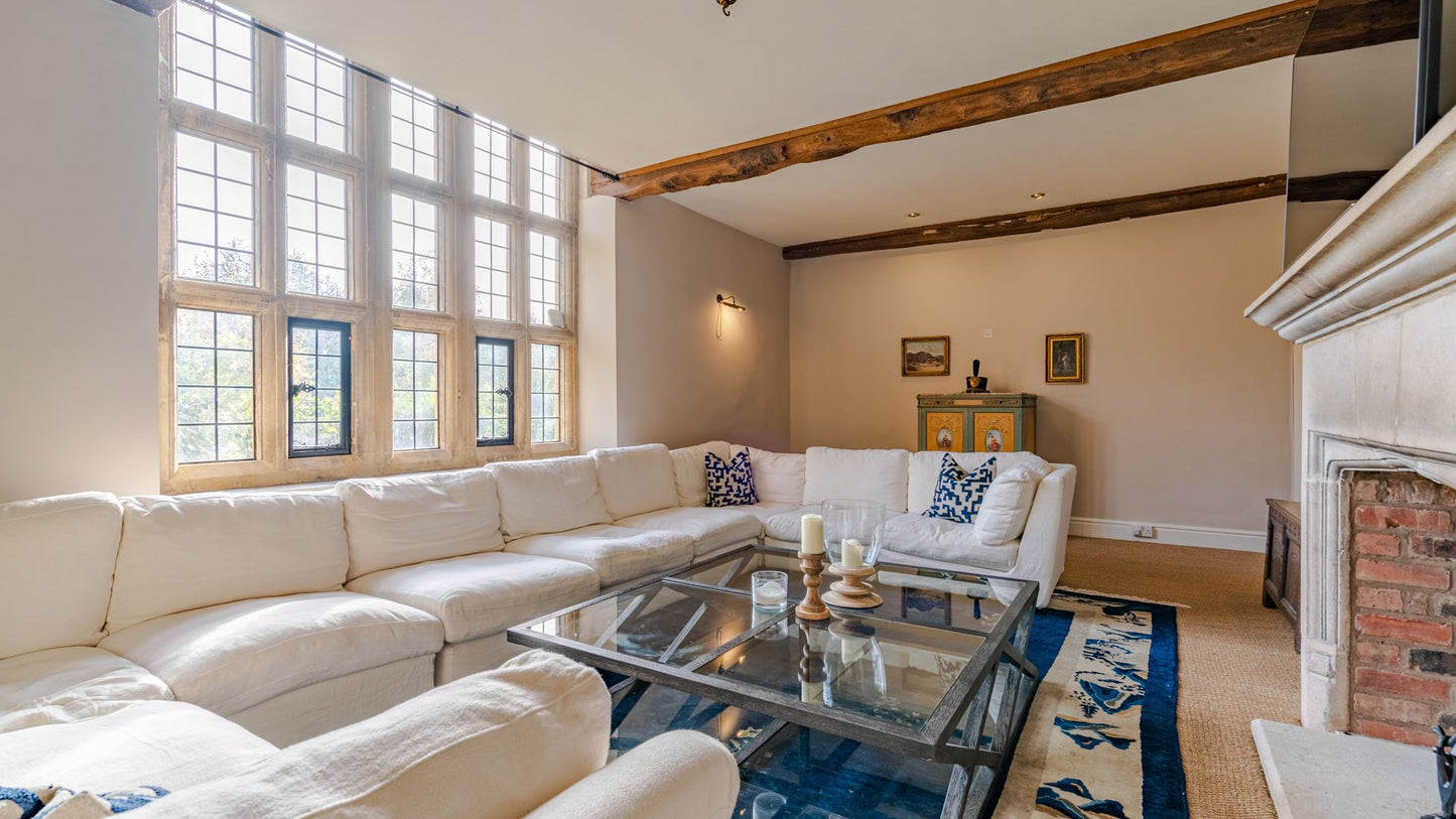 Picturesque Cotswolds Manor