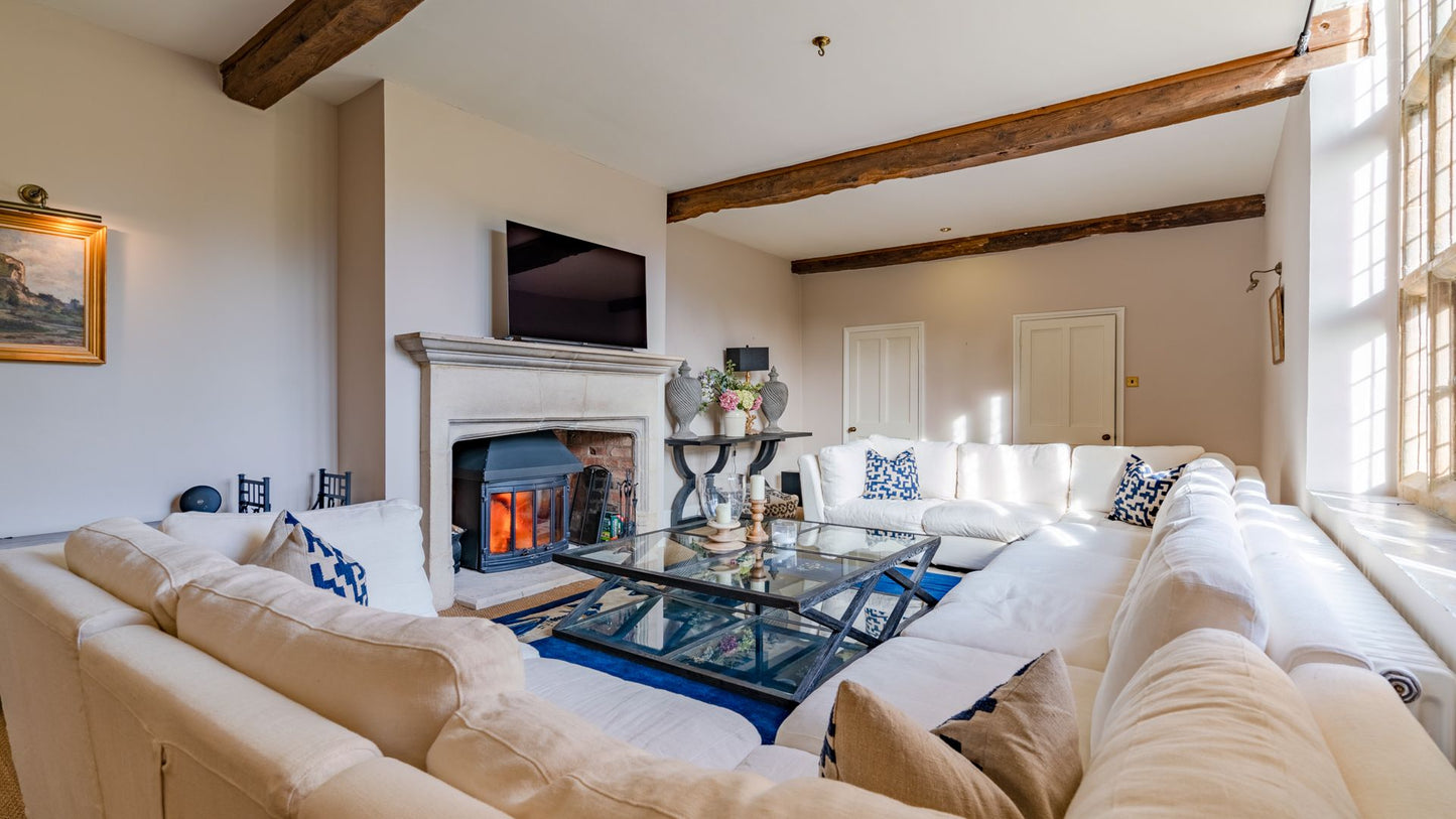 Picturesque Cotswolds Manor