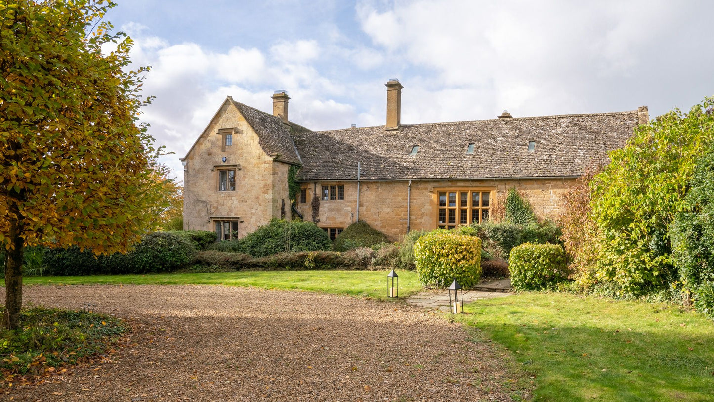 Picturesque Cotswolds Manor