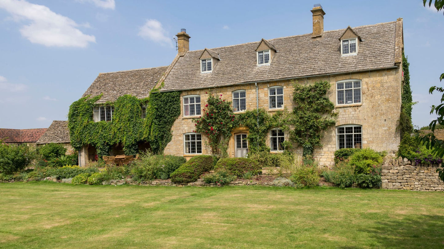 Picturesque Cotswolds Manor