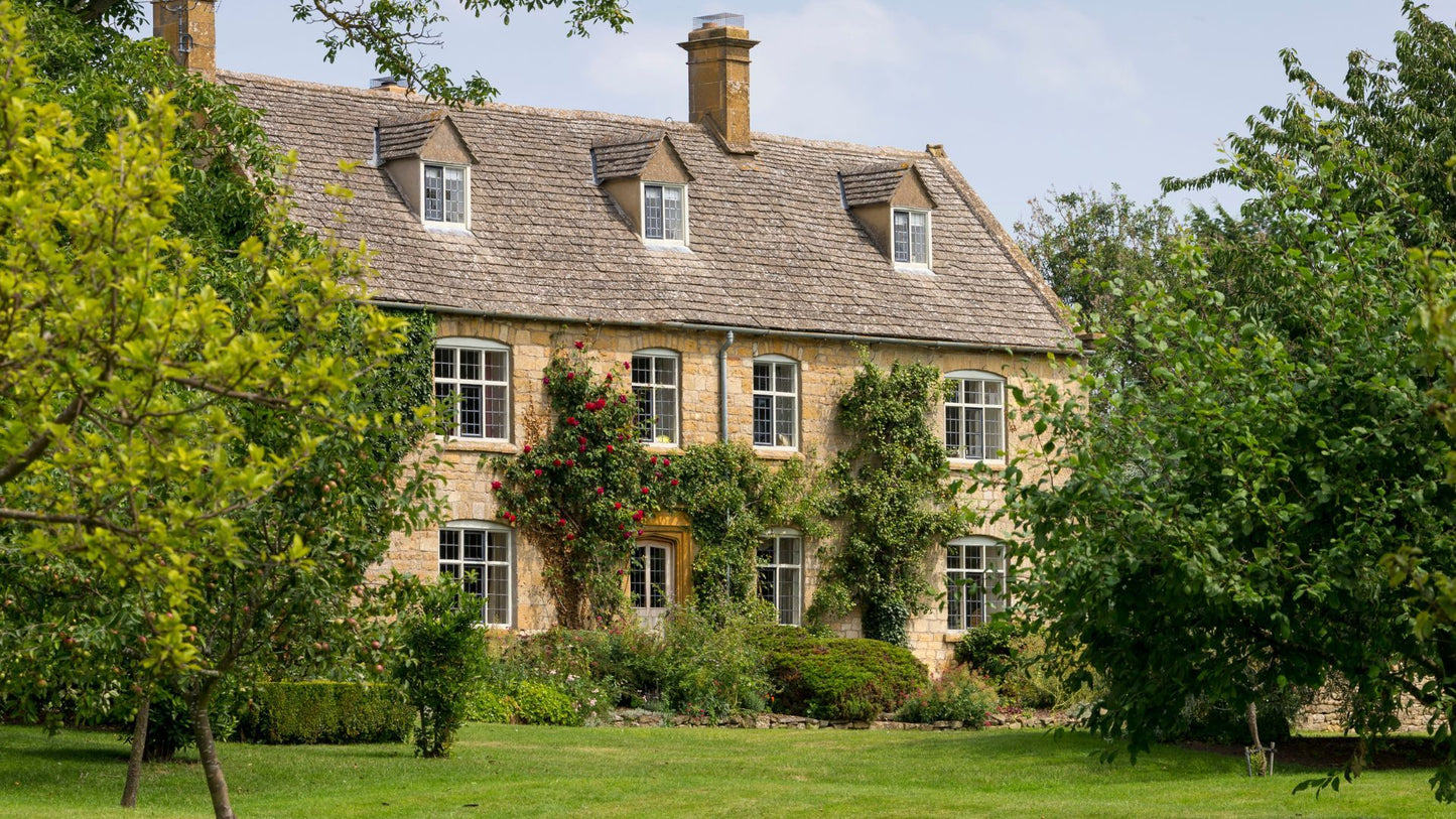 Picturesque Cotswolds Manor