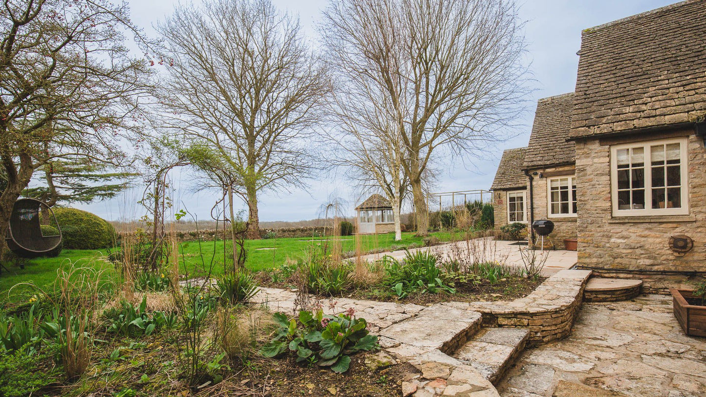 Spacious & Bright Cotswolds Gem
