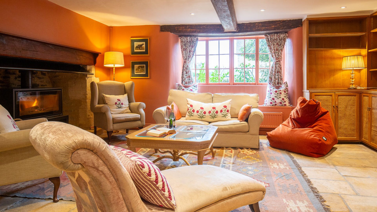Spacious & Bright Cotswolds Gem