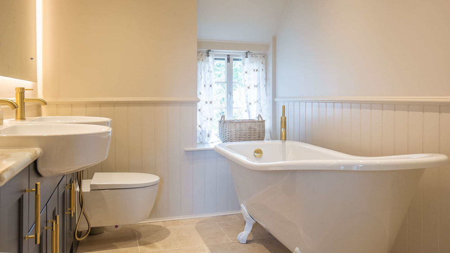 Spacious & Bright Cotswolds Gem