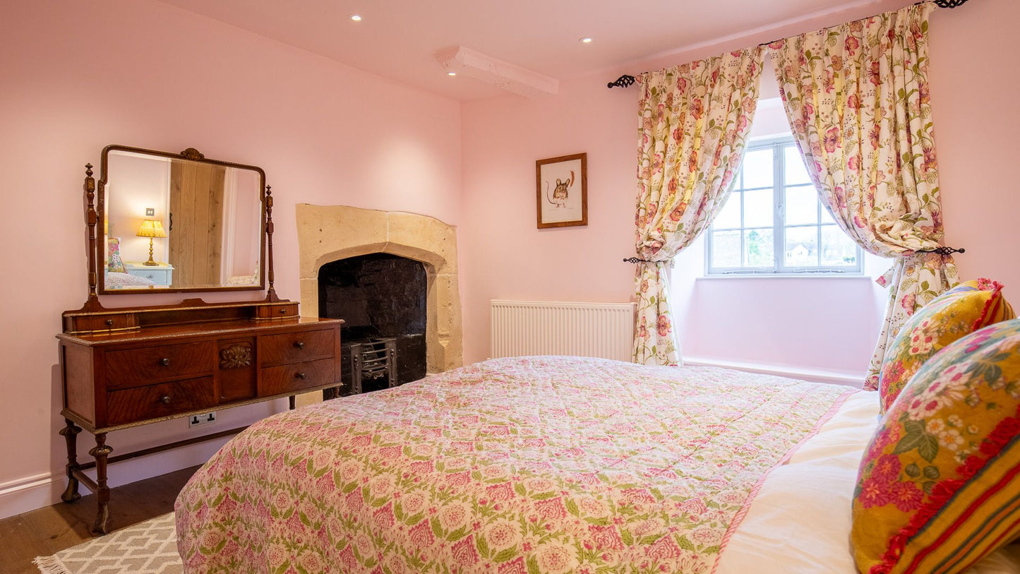 Spacious & Bright Cotswolds Gem