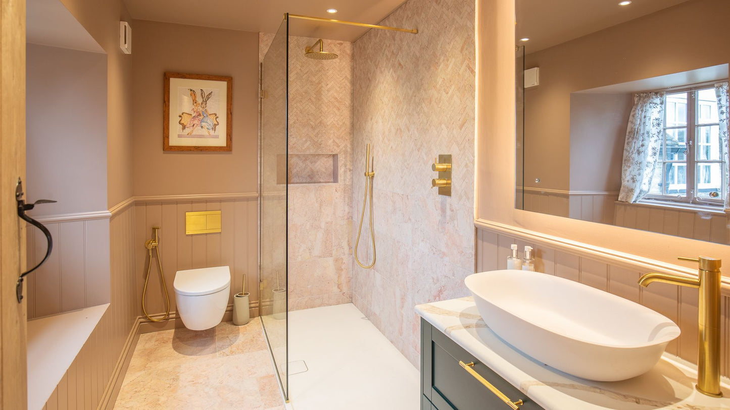 Spacious & Bright Cotswolds Gem