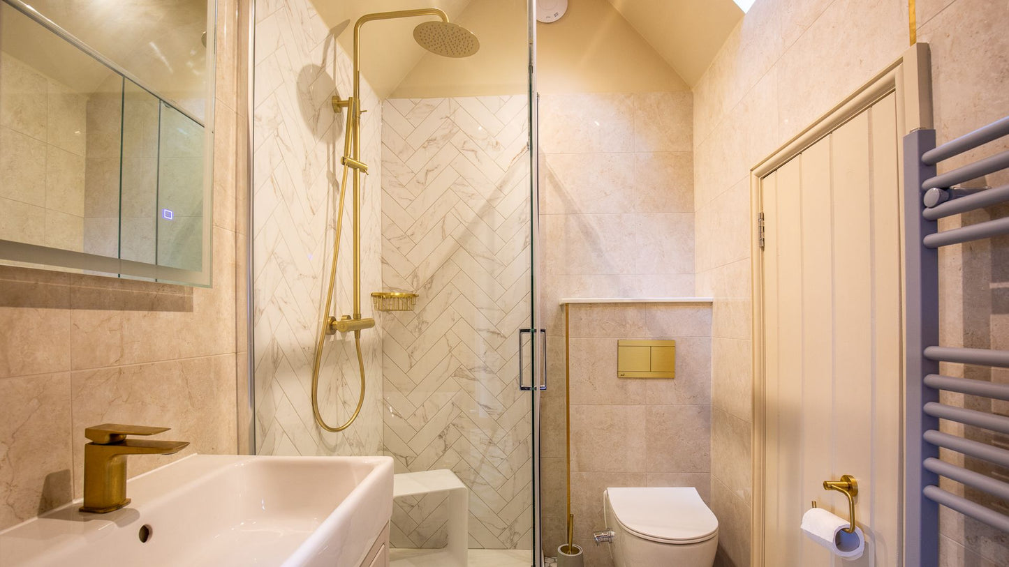 Spacious & Bright Cotswolds Gem