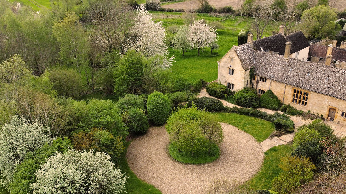 Picturesque Cotswolds Manor