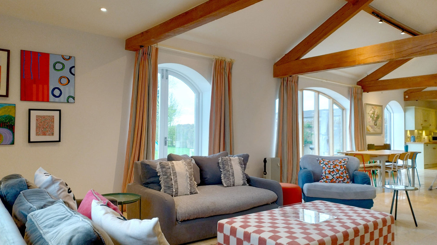 Colourful Spacious Barn Conversion