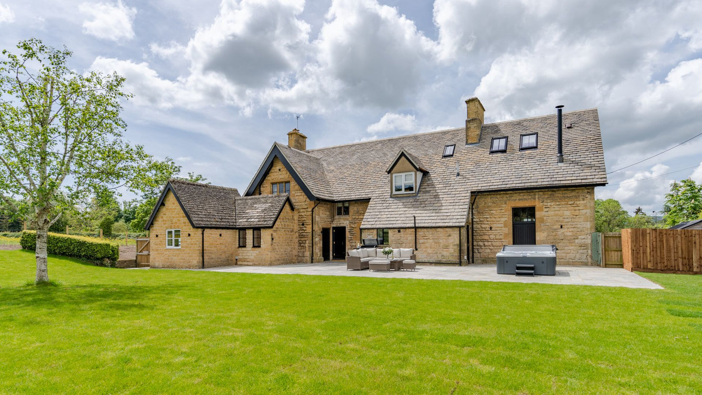 Heritage Cotswolds Cottage