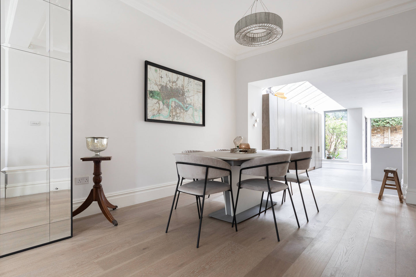 Immaculate Minimalist Townhouse
