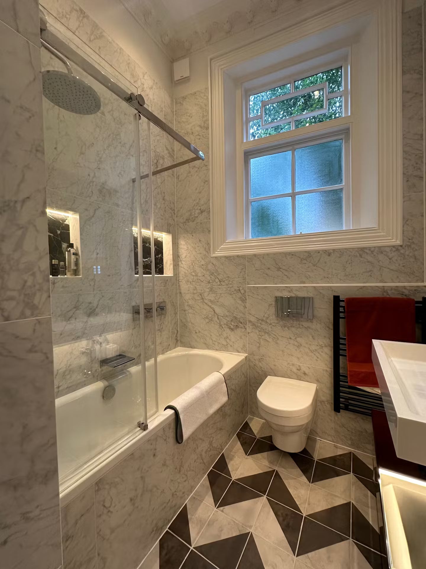 Graceful Elegant Apartment