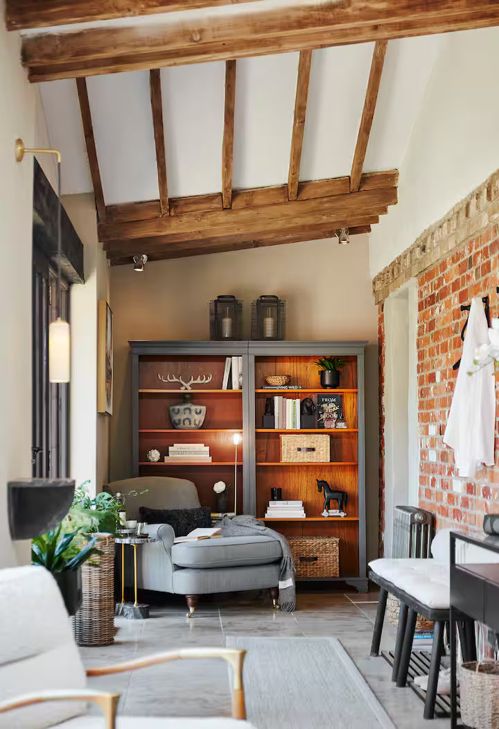 Charming & Bright Boutique Barn