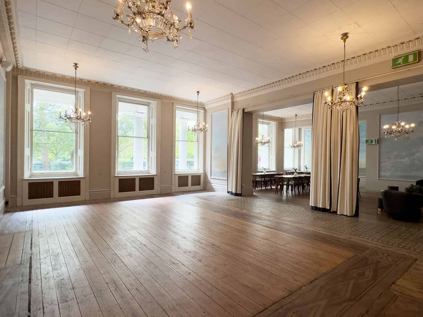 Cloud Georgian Townhouse Suite