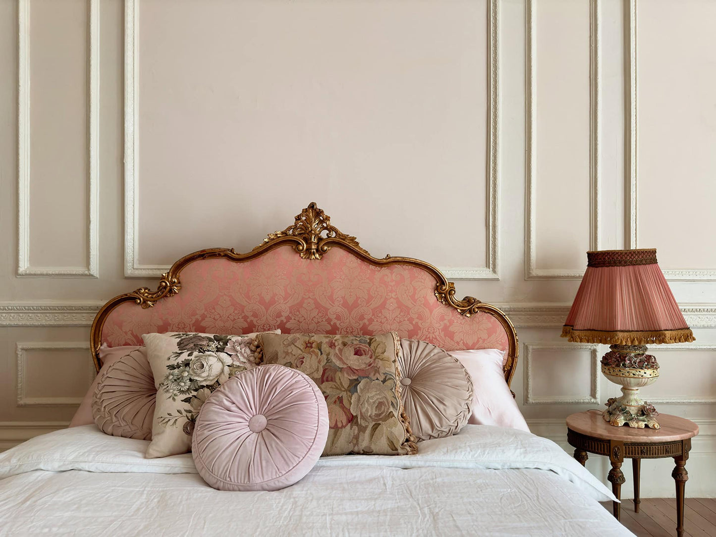 Beige Georgian Townhouse Suite