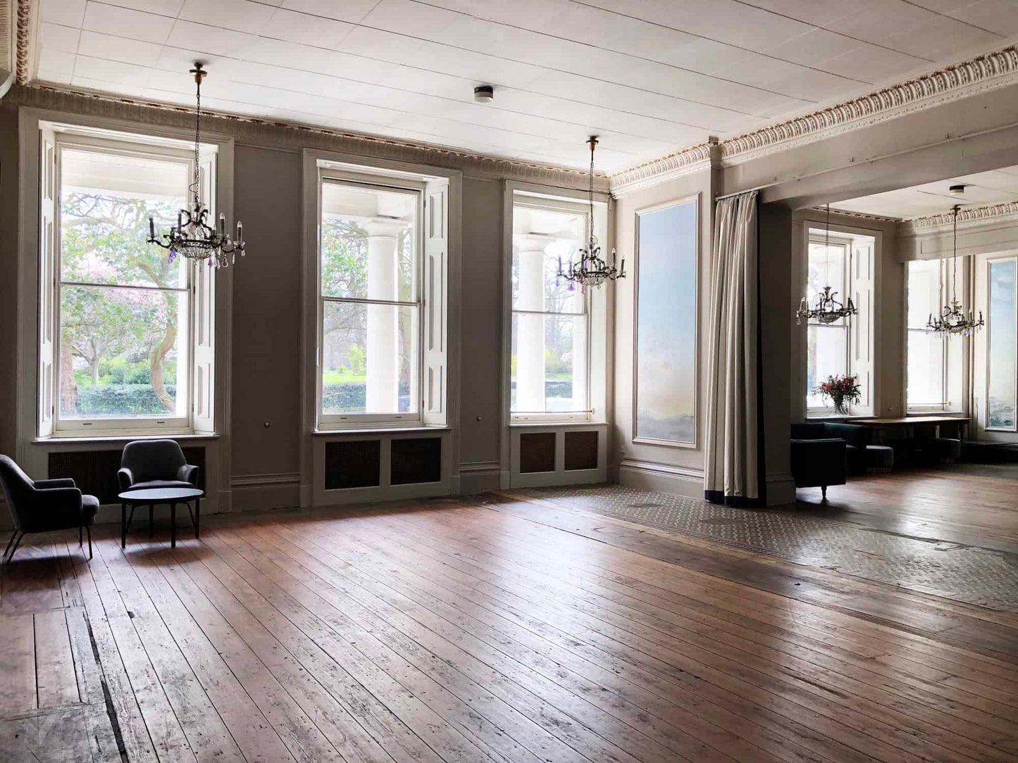 Cloud Georgian Townhouse Suite