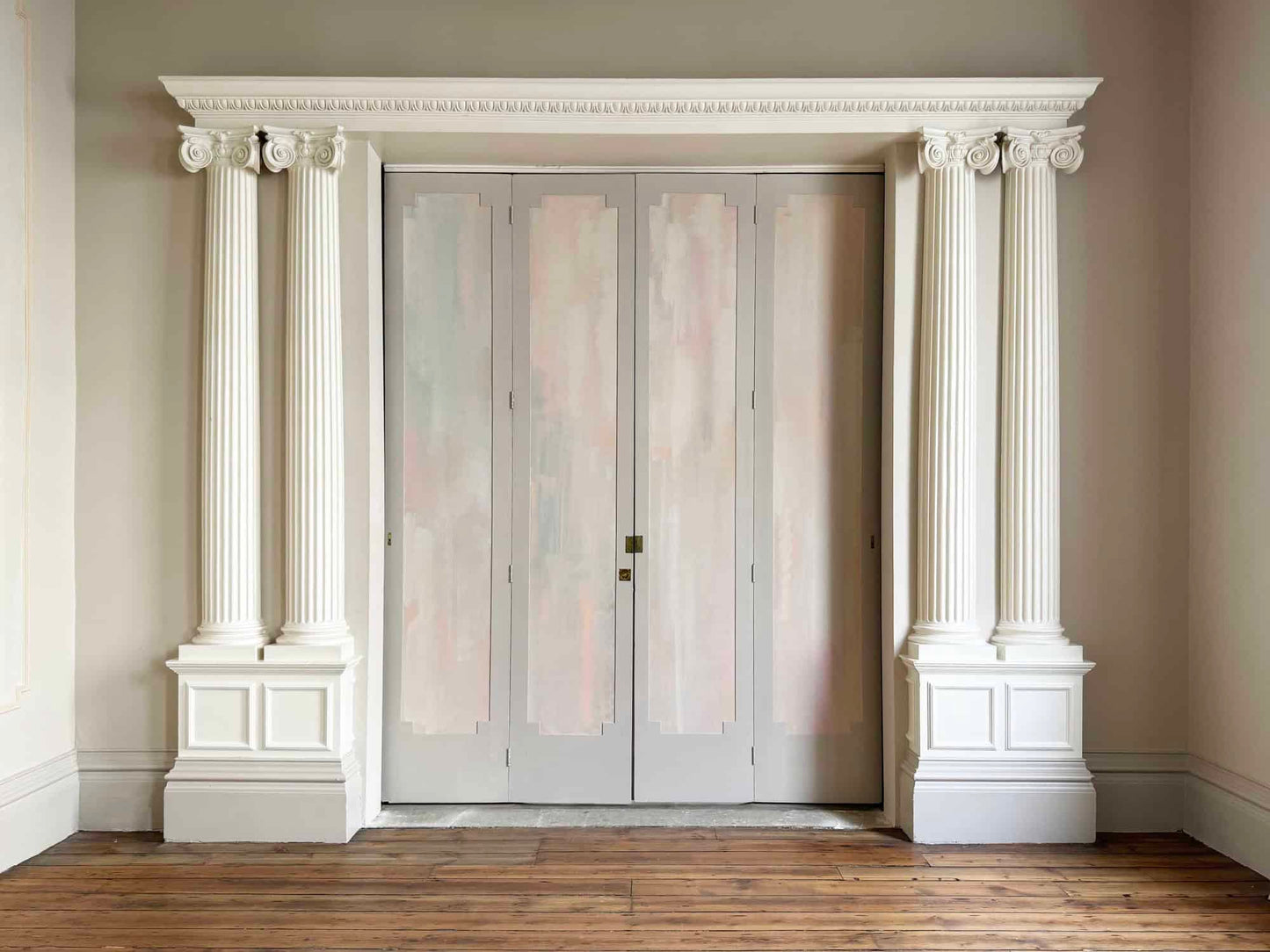 Abstract Georgian Townhouse Suite