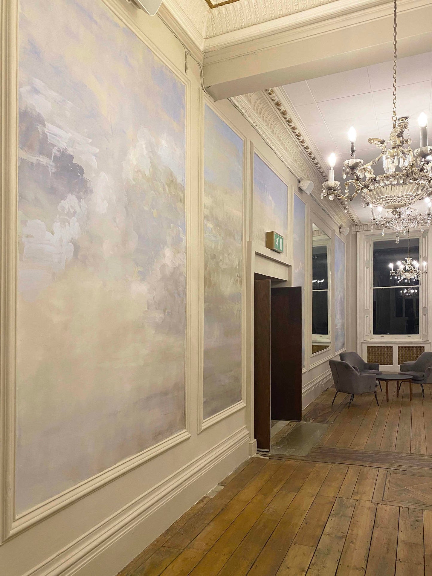 Cloud Georgian Townhouse Suite
