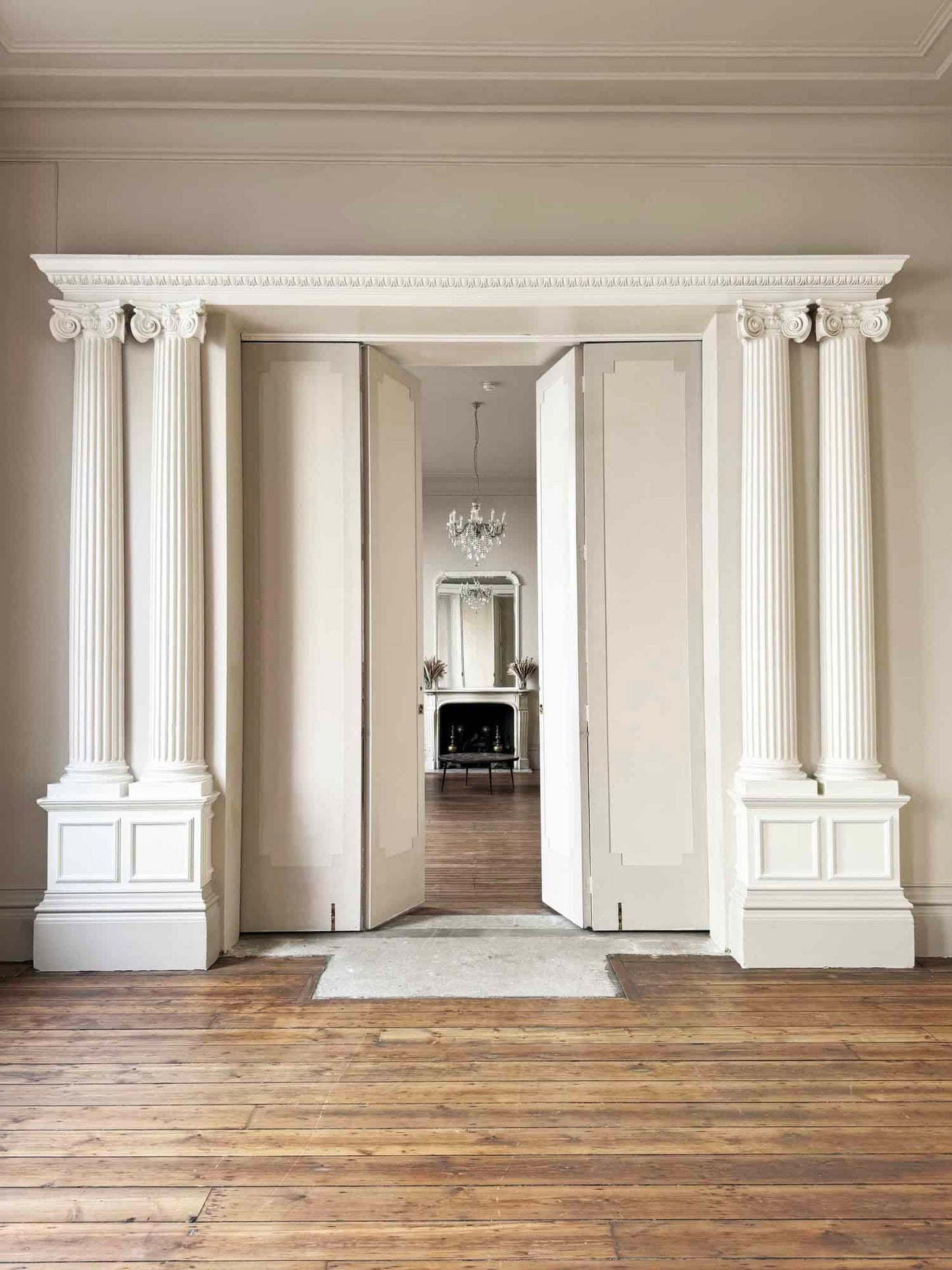 Abstract Georgian Townhouse Suite