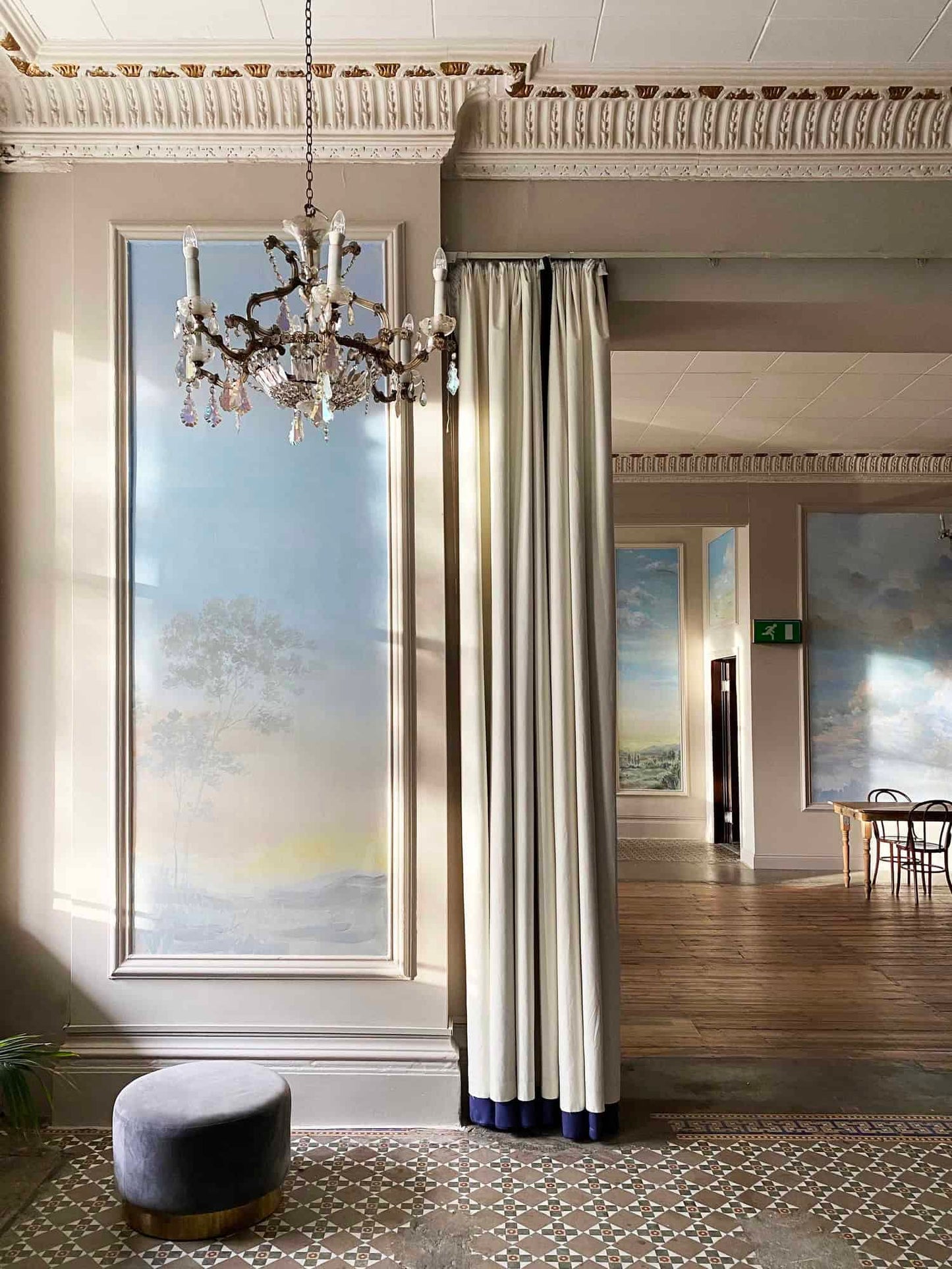 Cloud Georgian Townhouse Suite