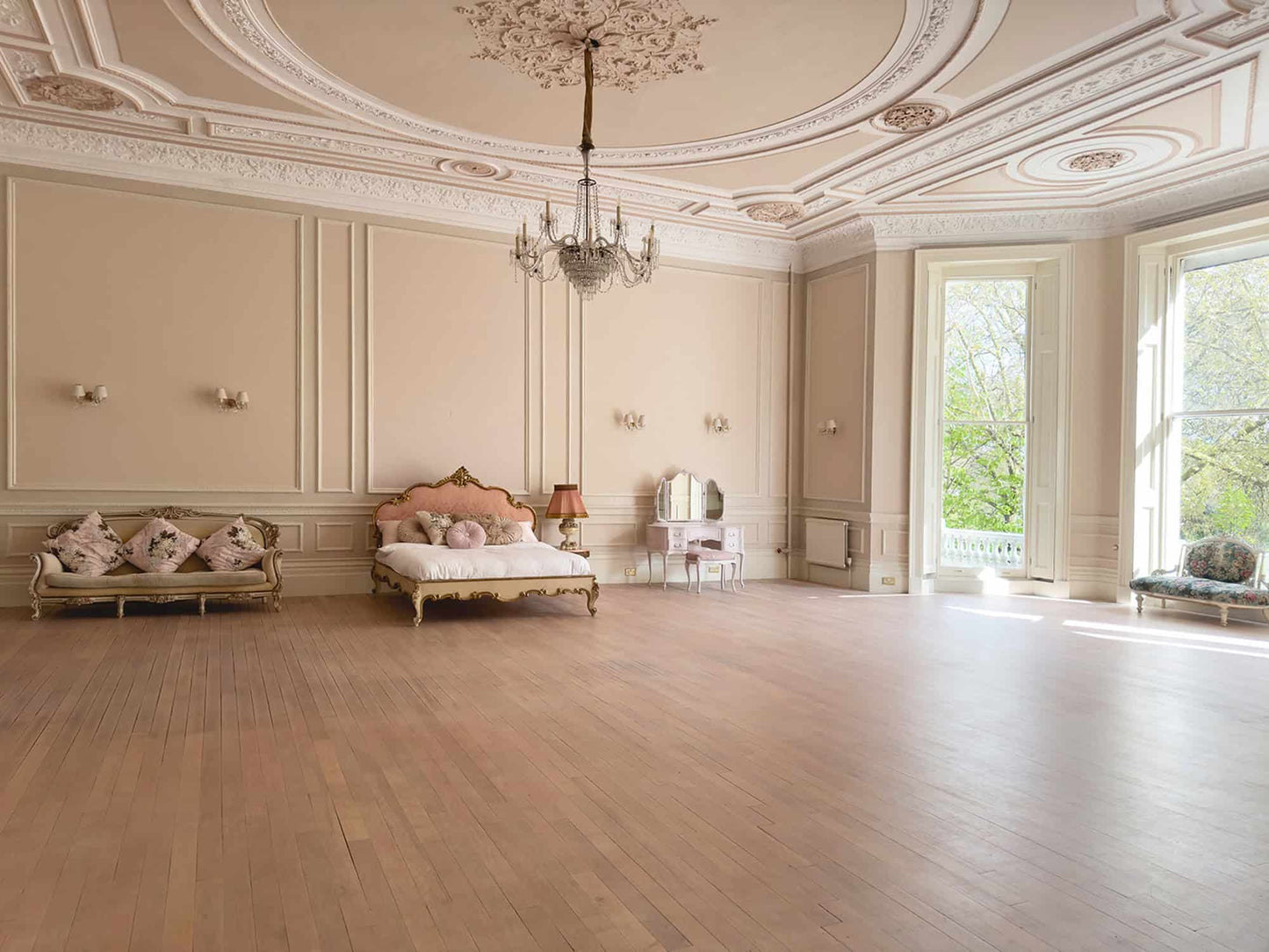 Beige Georgian Townhouse Suite
