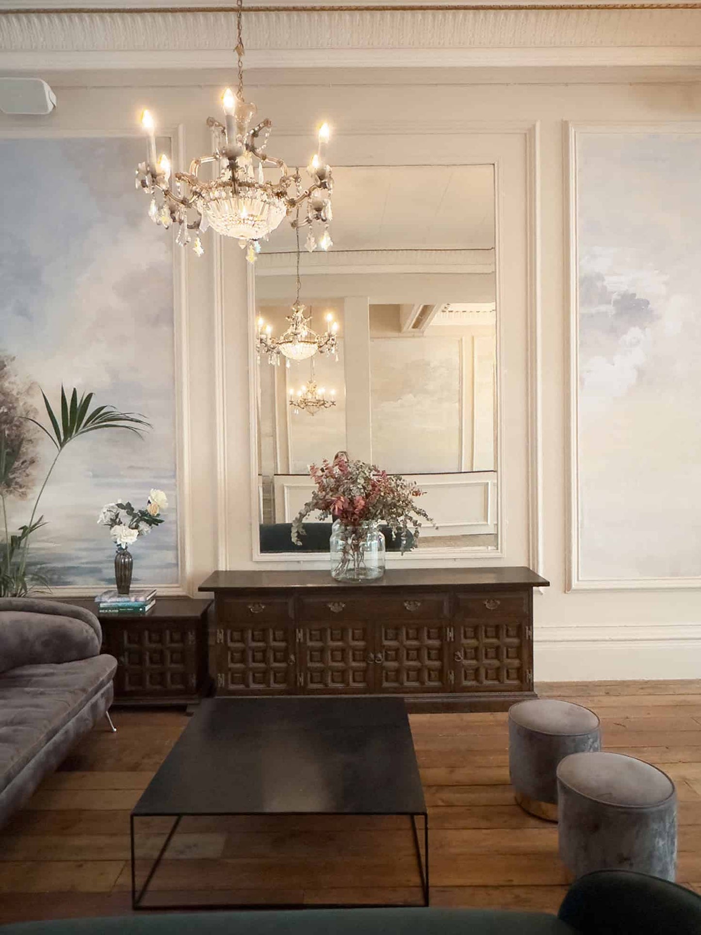 Cloud Georgian Townhouse Suite