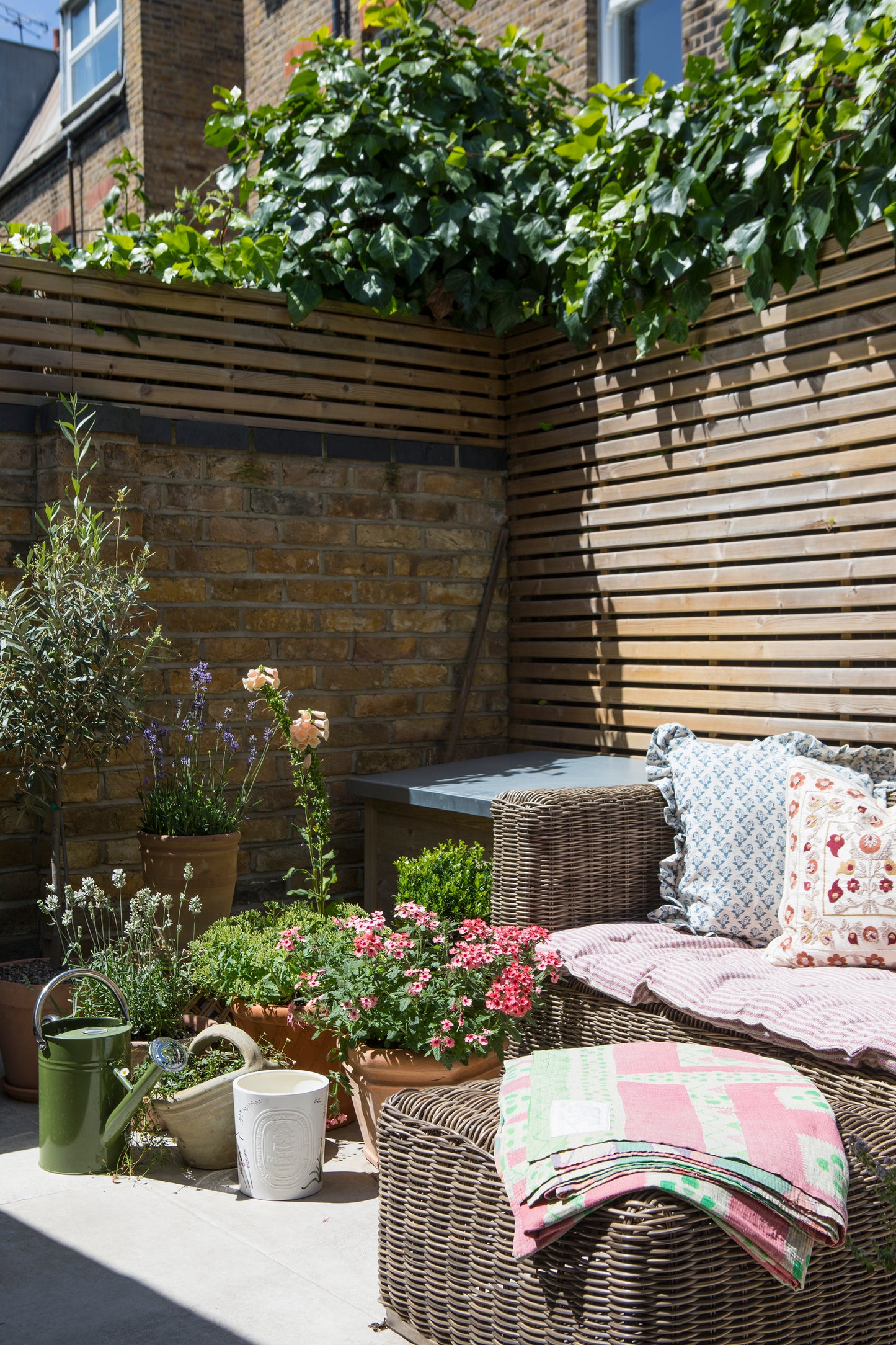 Pretty Pattern Floral Flat Fulham