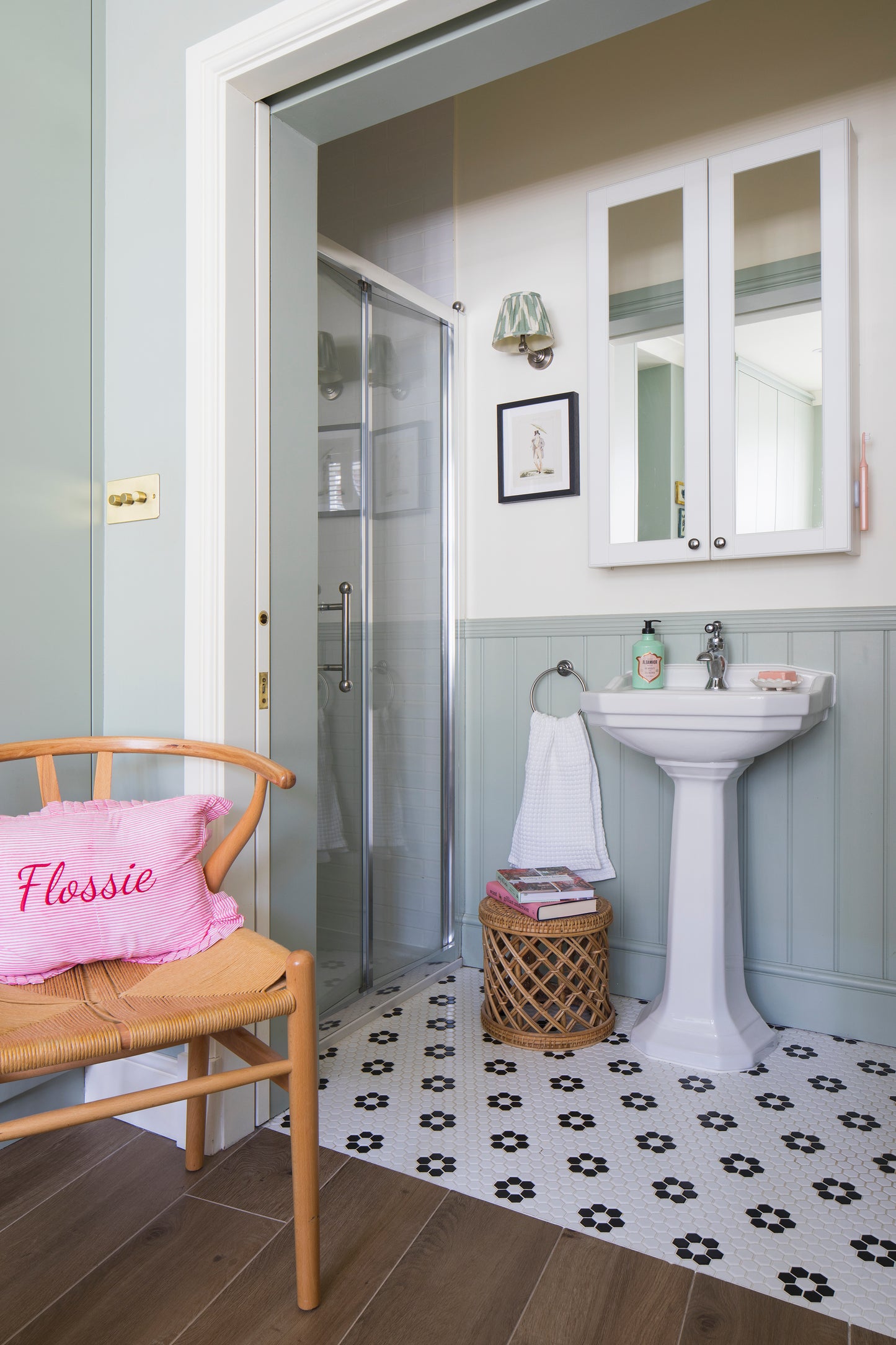 Pretty Pattern Floral Flat Fulham