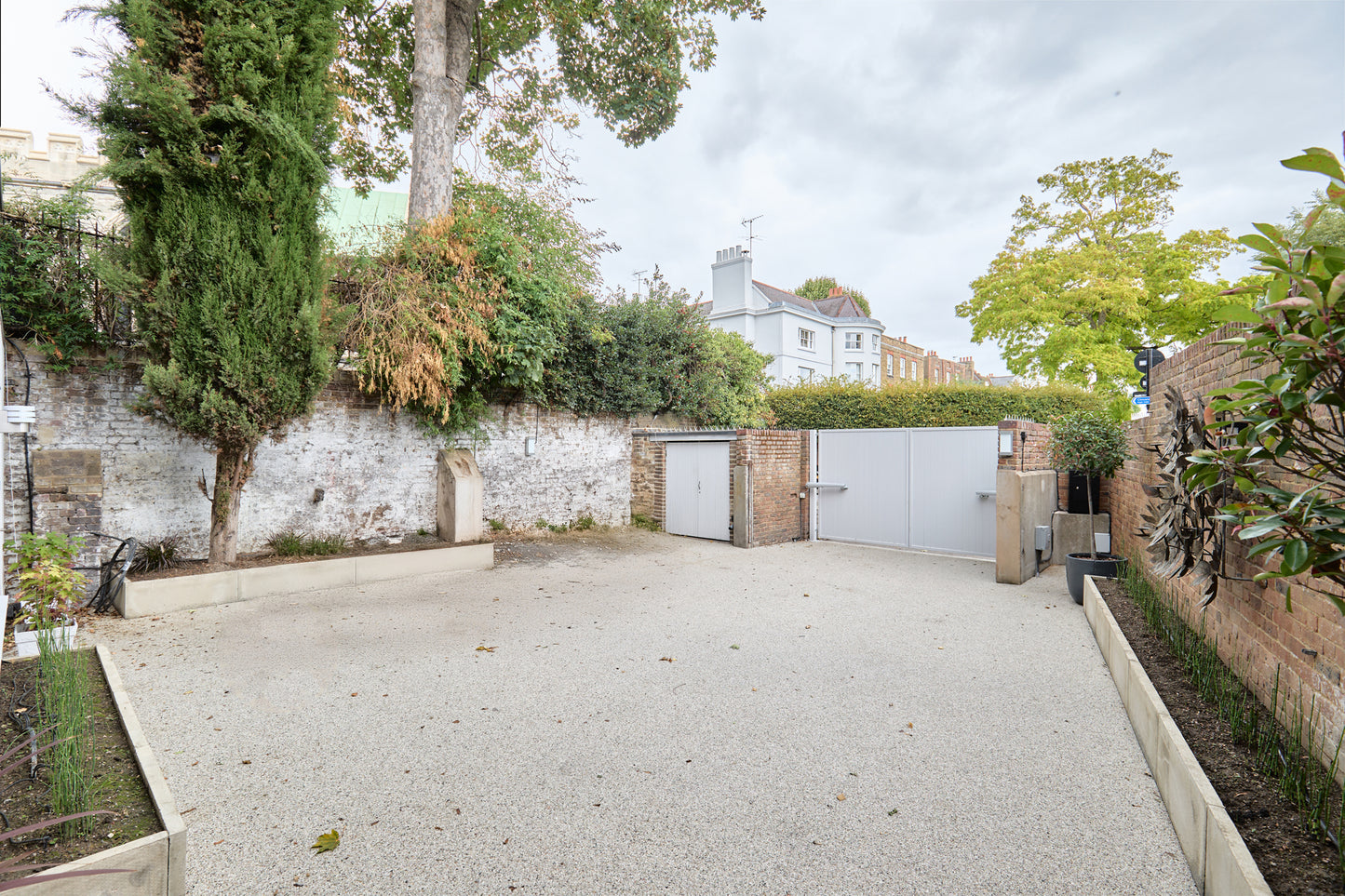 Minimalist Dockside Rooftop House Chiswick