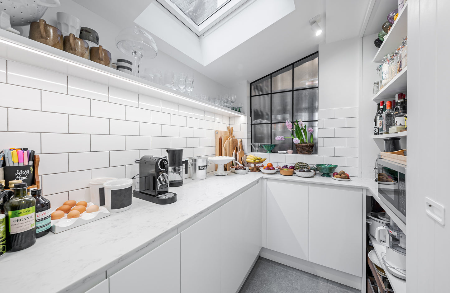 White Minimalist Open Plan Parsons Green