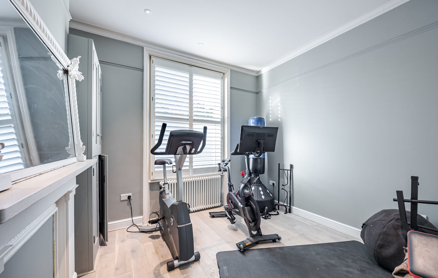 Light Filled Modernised Period Villa Richmond