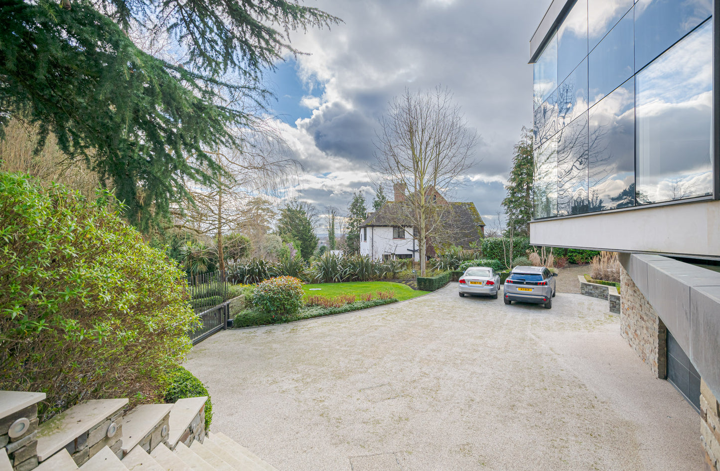 Architectural Gem Glass House Kingston