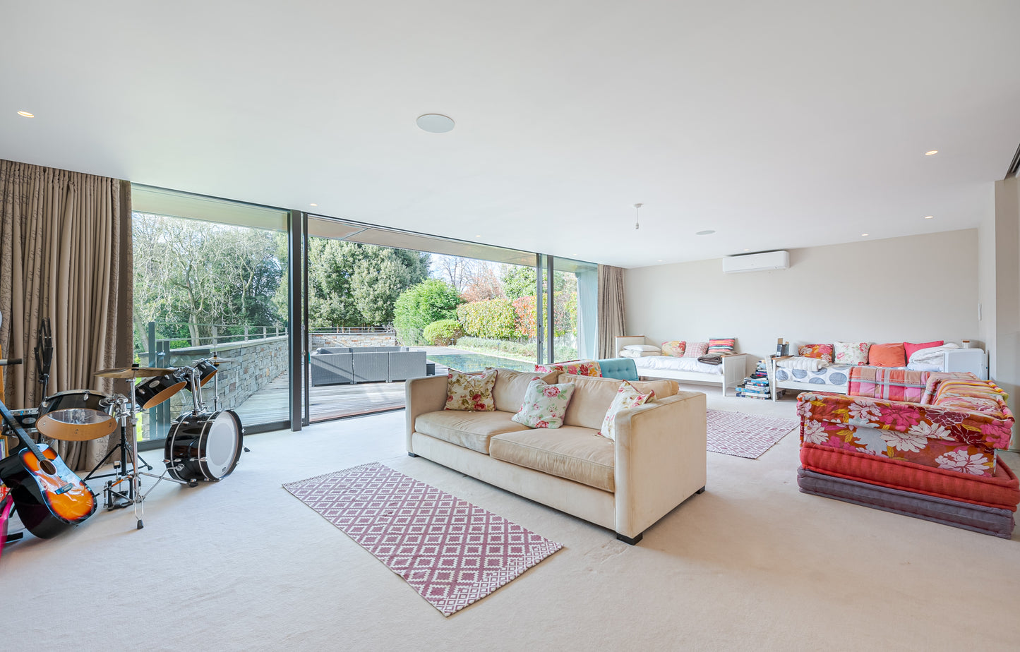 Architectural Gem Glass House Kingston