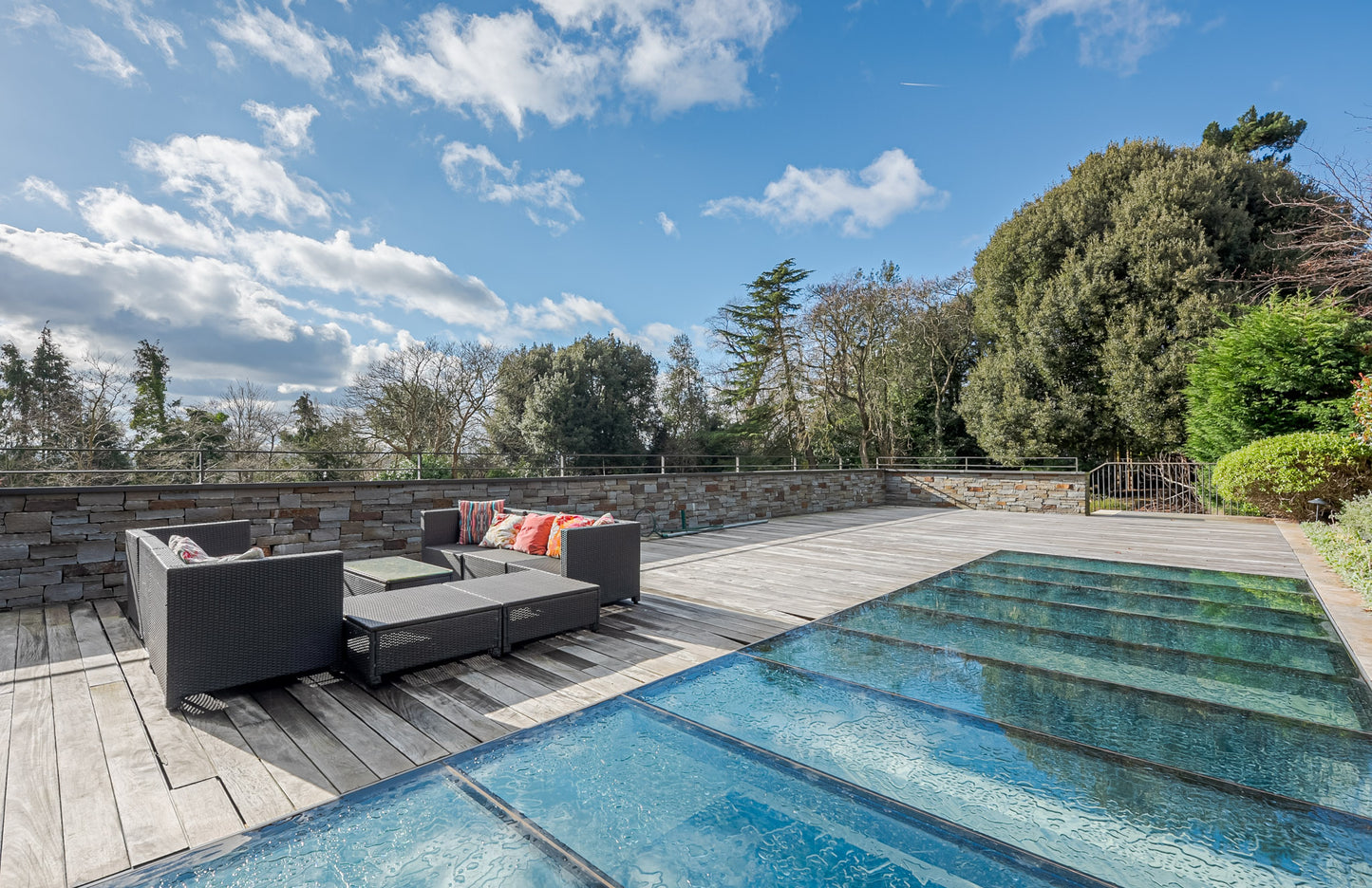 Architectural Gem Glass House Kingston