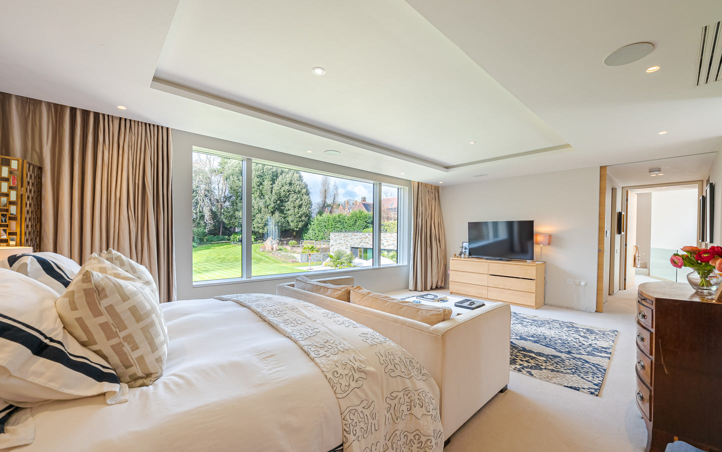 Architectural Gem Glass House Kingston