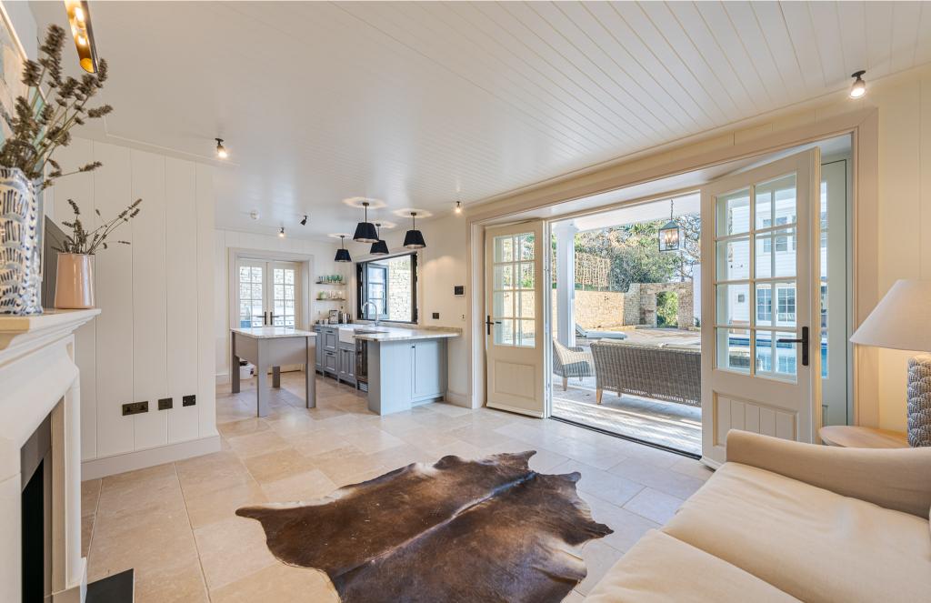 Hamptons House Surrey